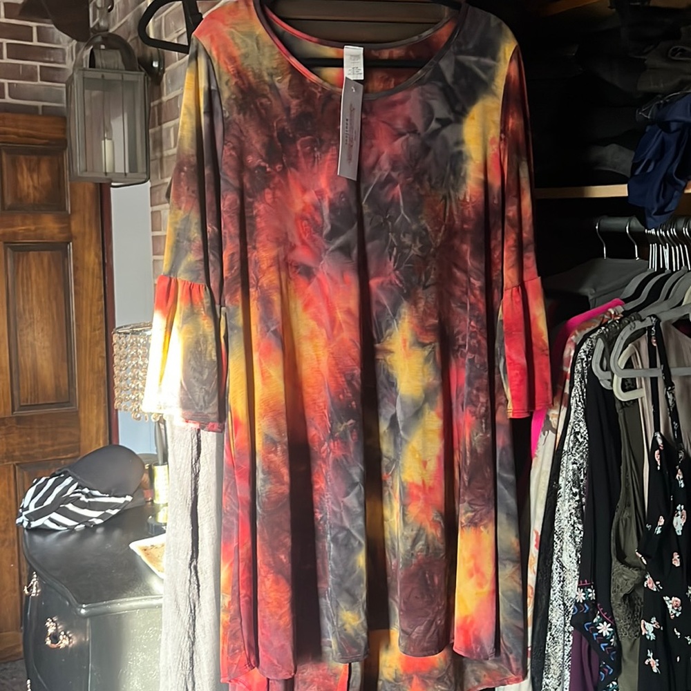 Bnwt boutique dress. Amazing colors!